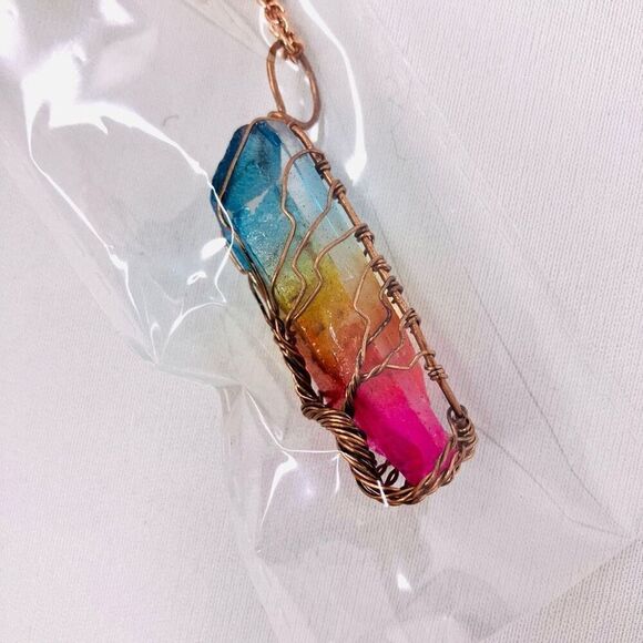 Clinique Heart Pouch Crystal Necklace & Stackable Charm Bracelet Bundle - Picture 2 of 8